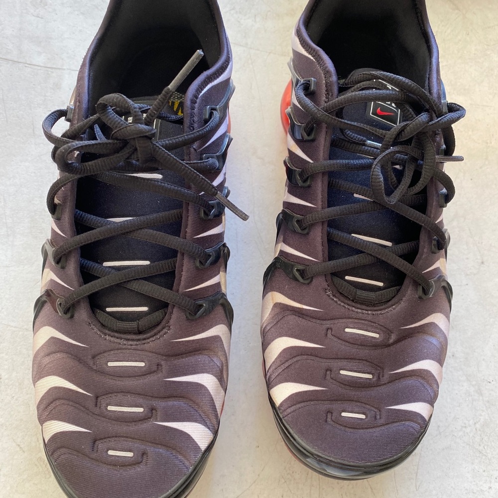 Nike air vapor max plus size 10.5